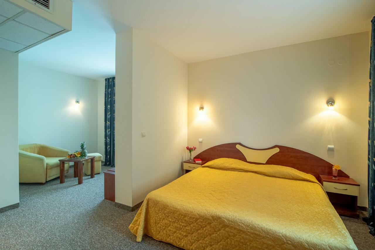 Adamo Hotel Varna Luaran gambar